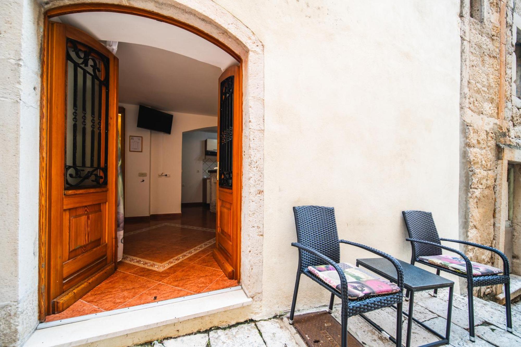 M & J Central Suites Korcula Town Exterior photo